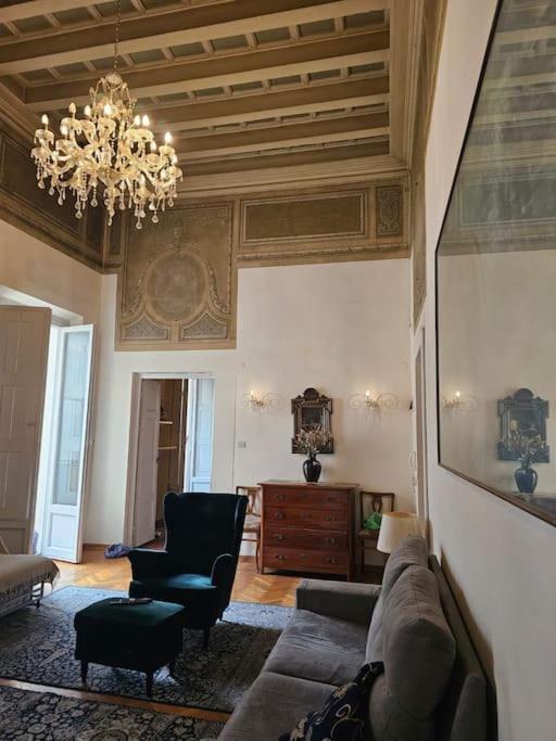 Appartamento Storico Nel Centro فلورنس المظهر الخارجي الصورة